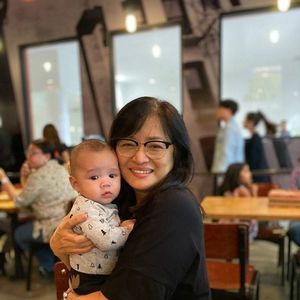 Meet your Posher, Debbie